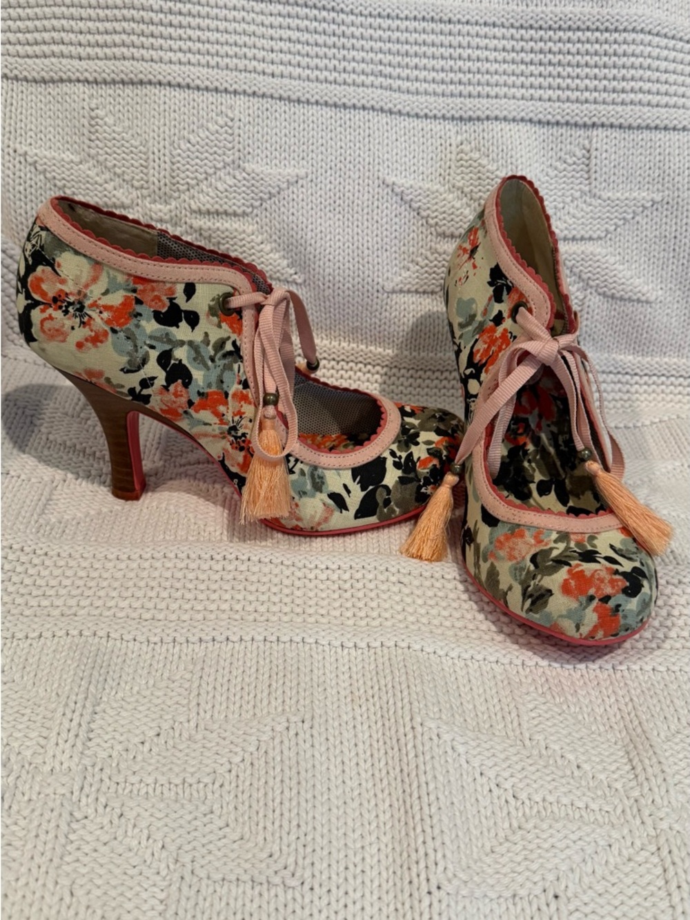 Ruby Shoo Willow Floral Tassel  Heels - Pink Trim, size 4/37 - Picture 3 of 7